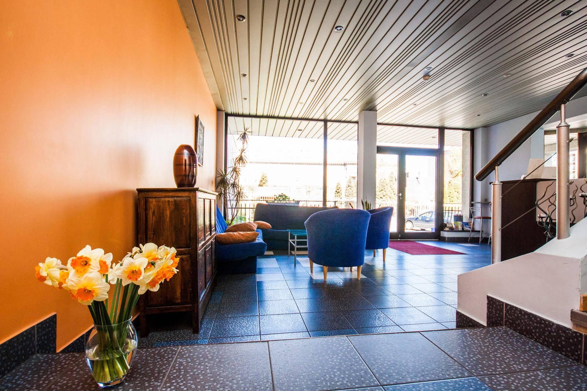 ריגה Hotel Kert Free Parking מראה חיצוני תמונה