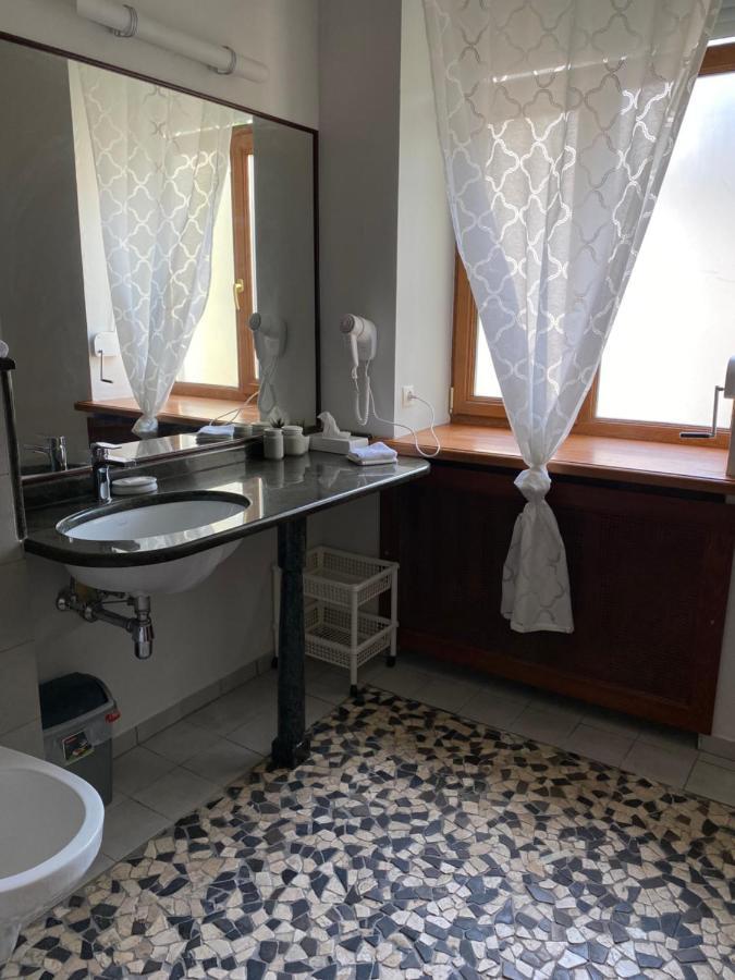 ריגה Hotel Kert Free Parking מראה חיצוני תמונה