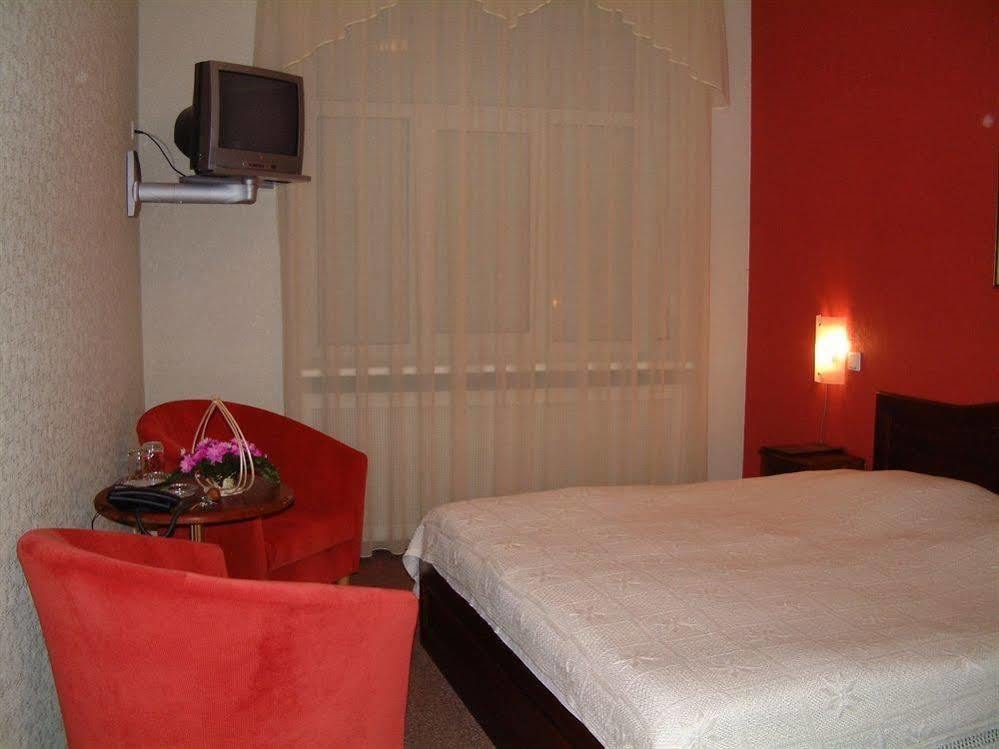 ריגה Hotel Kert Free Parking מראה חיצוני תמונה